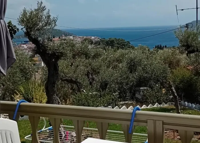 Makis Гостевой дом Скиатос